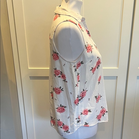 H&M White Floral Button-Down Shirt - Picture 4 of 6